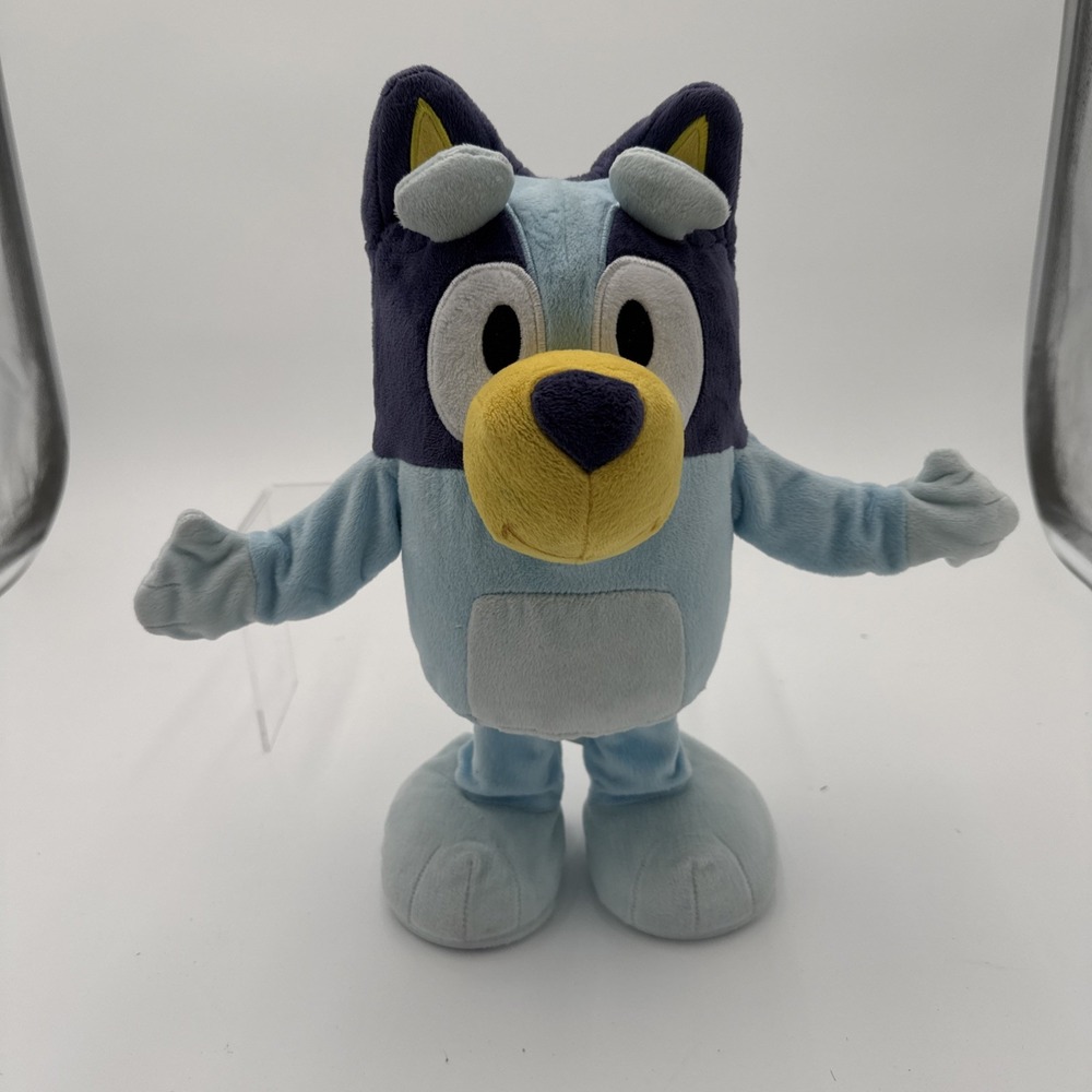 Bluey Dance and Play 14" Animated Plush Over 55 Phrases Songs-Tested See Video